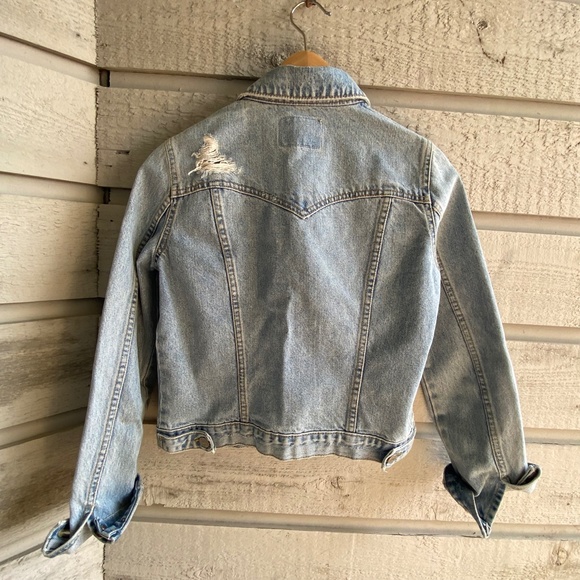 vintage | denim jacket | cropped | light wash | destroyed - Picture 2 of 6